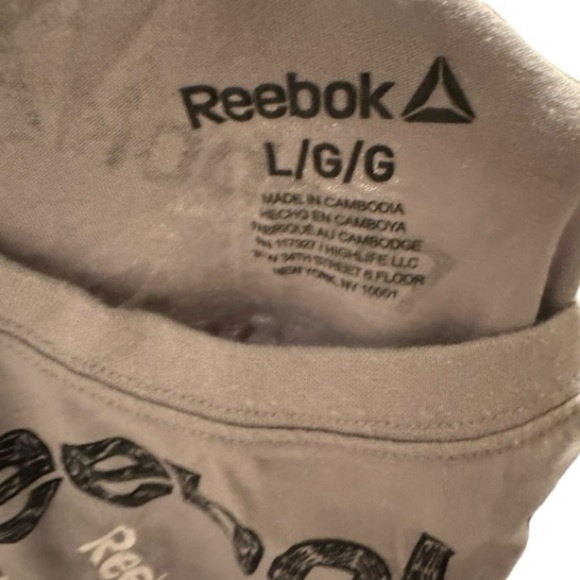 Reebok T-Shirt - Picture 4 of 5